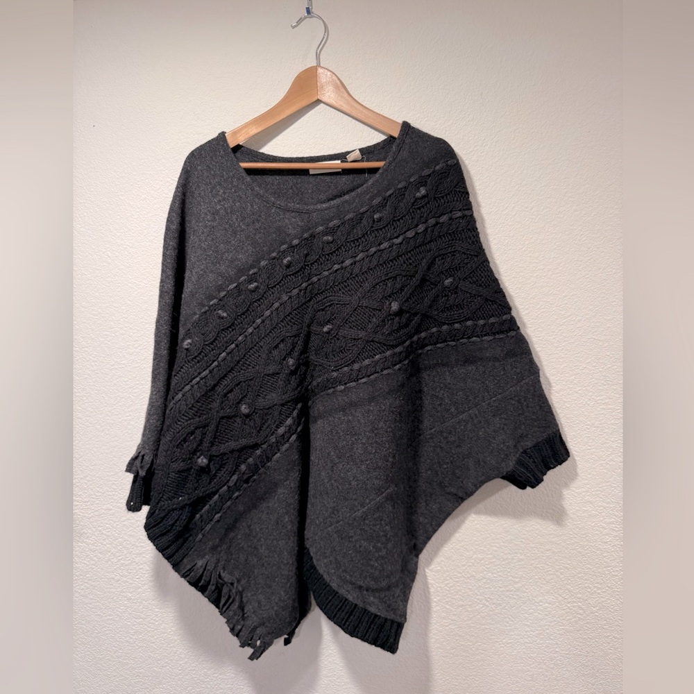 SLEEPING ON SNOW Wool Knit Poncho w/ Sleeve Cuffs